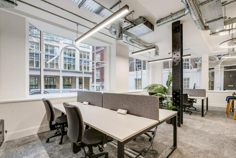 Photo of an office at 8 Laurence Pountney Hill EC4R 0BE