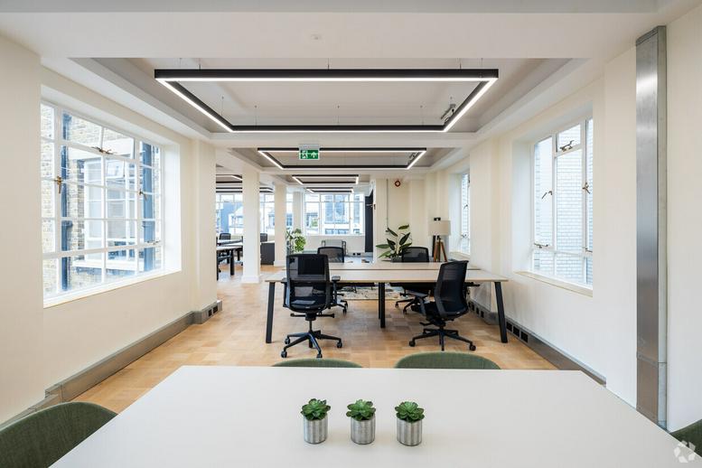 Photo of an office at 90-93, Cowcross Street EC1M 6BF