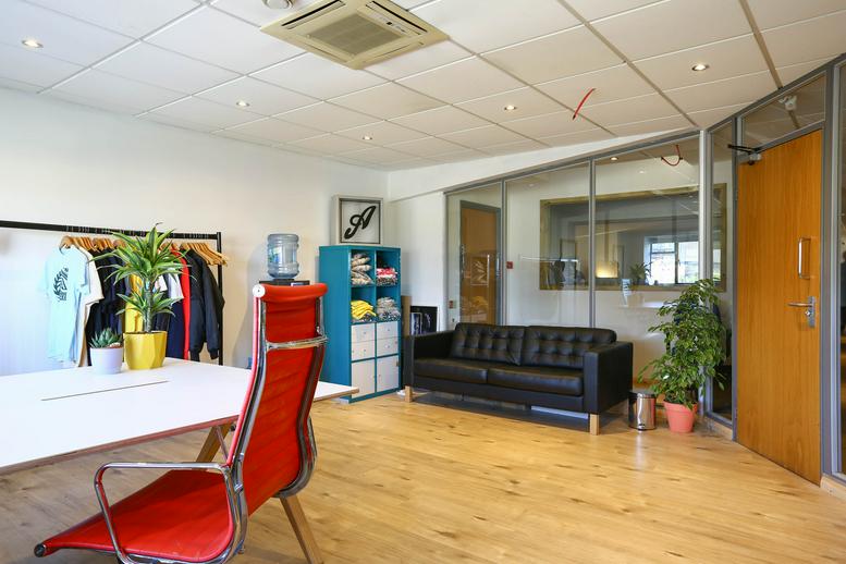 Photo of an office at 90-94, Wallis Road E9 5LN
