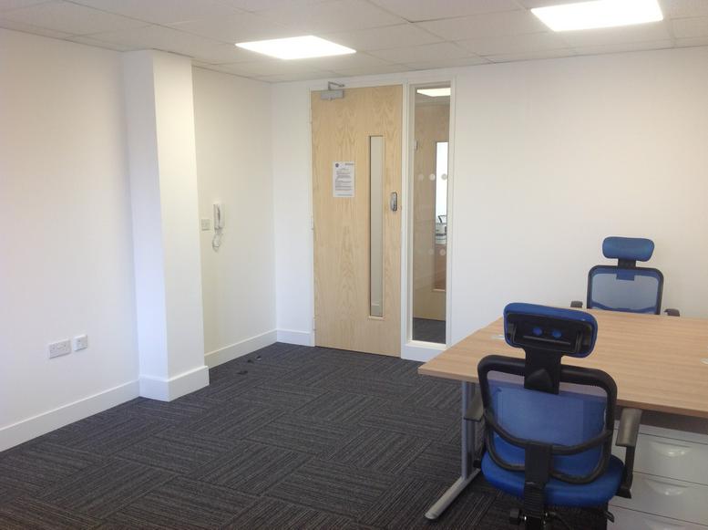 Image of the workspace at 95 Miles Road CR4 3FH