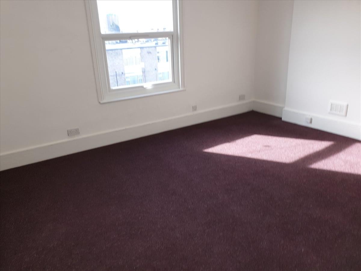 Facilities furnishings & layout of the office for rent at 96 Ilford Lane IG1 2LD