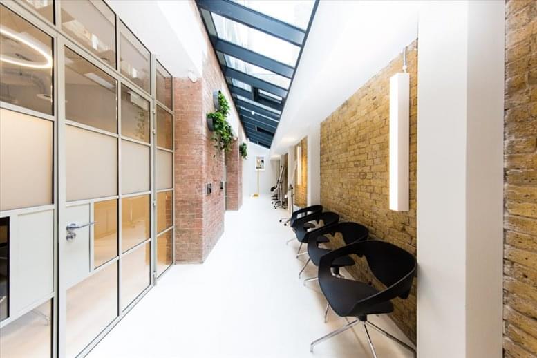 Facilities furnishings & layout of the office for rent at 9 Dallington Street, Clerkenwell EC1V 0LN