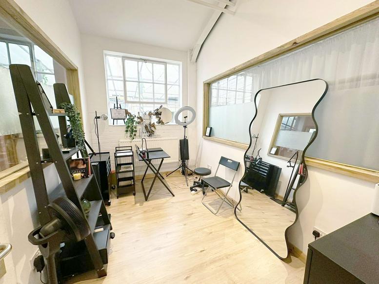 Image of the workspace at 9, Lyon Road SW19 2RL