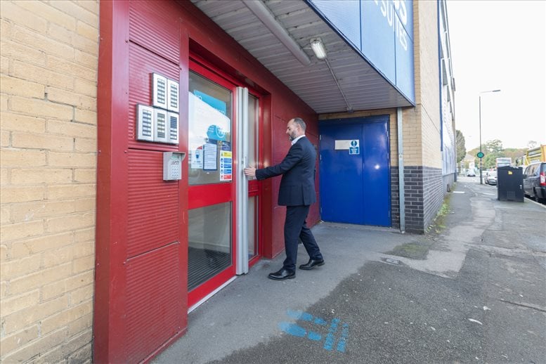 Facilities furnishings & layout of the office for rent at Access House, 141 Morden Road CR4 4DG
