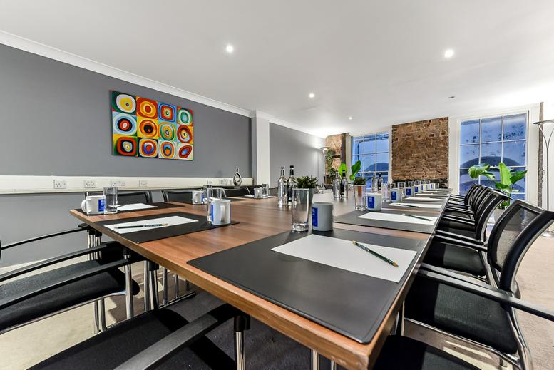 Image of an office at Adam House, 7-10 Adam Street WC2N 6AA