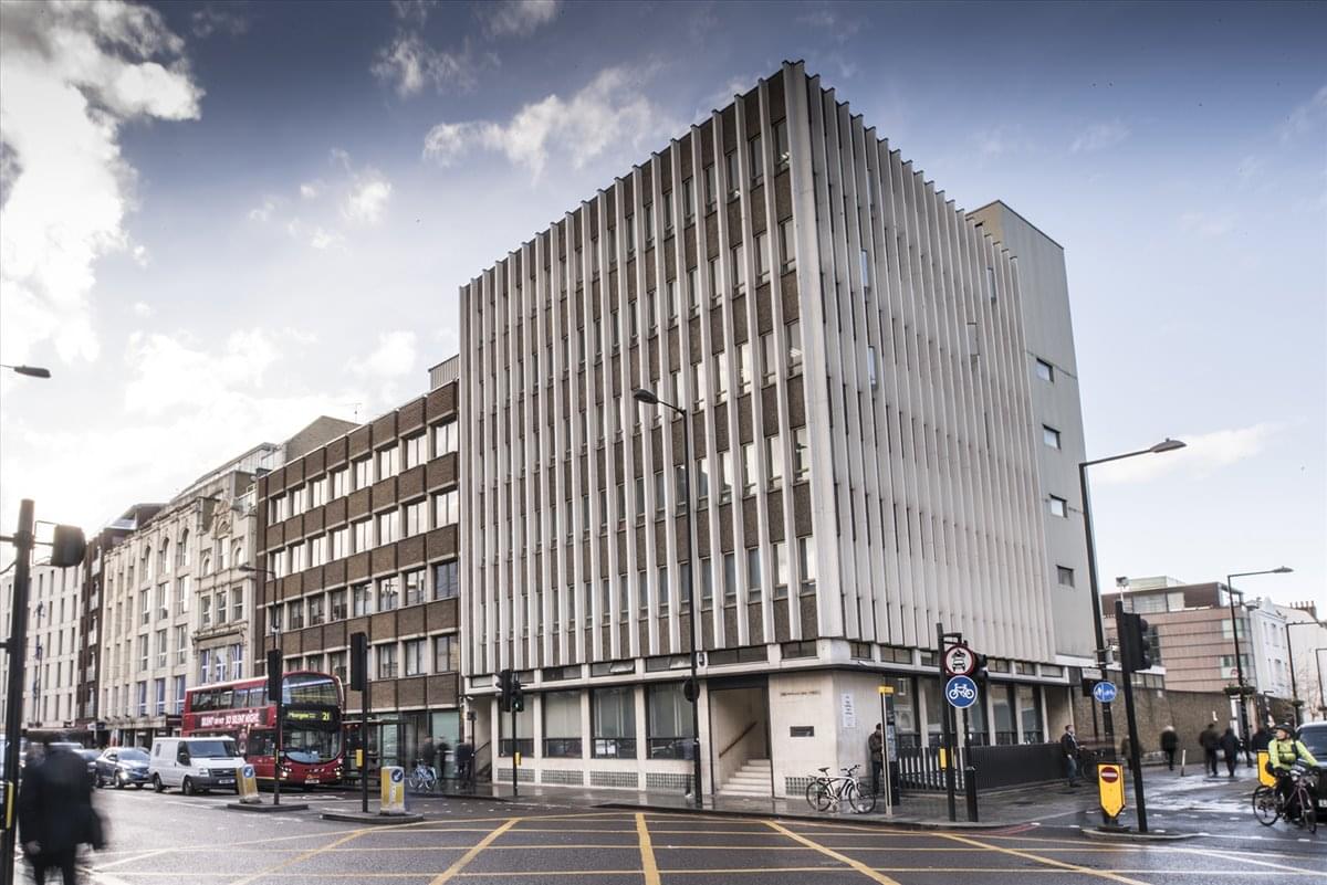 Photo of the workspace available at Alpha House, 100 Borough High Street SE1 1LB
