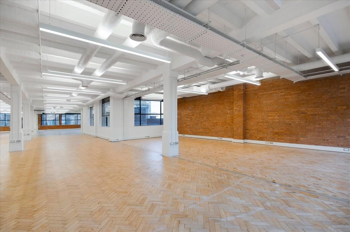 Image of the workspace at Angel House, 338-346 Goswell Road EC1V 7LQ