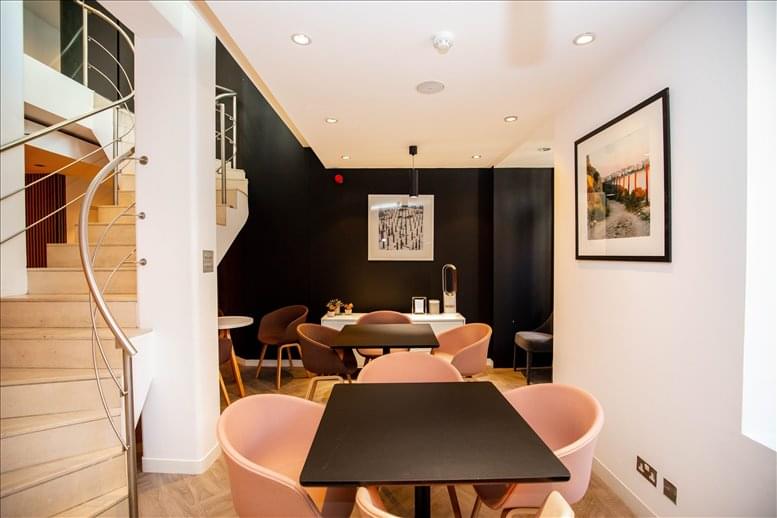 Facilities furnishings & layout of the office for rent at Audley House, 12-12a Margaret Street W1W 8JQ