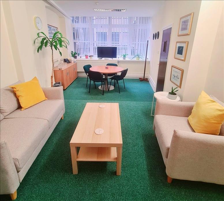 Photo of an office at Blackwell House, Guildhall Yard EC2V 5AE