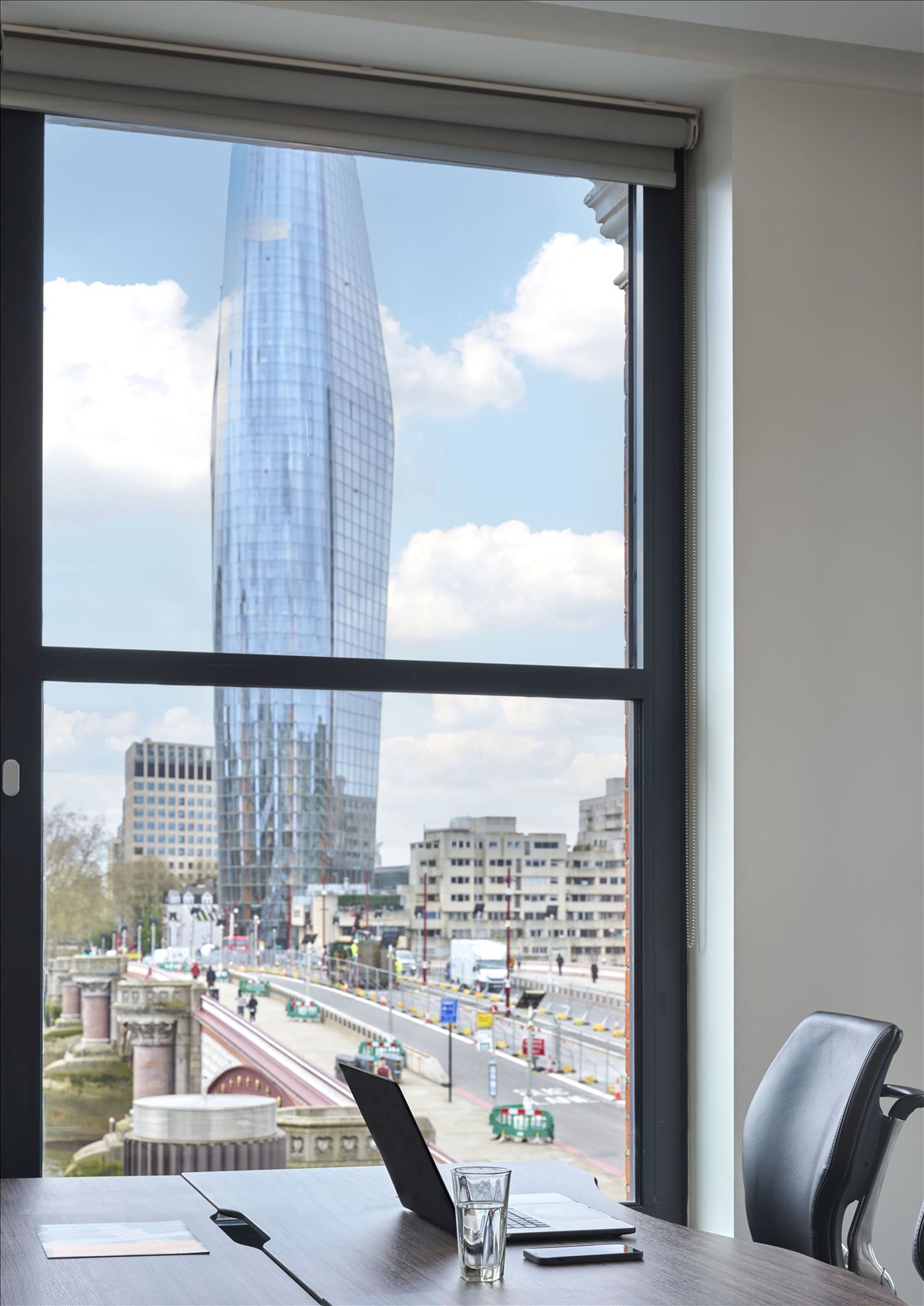 Photo of the workspace available at Bridge House, 181 Queen Victoria Street EC4V 4EG