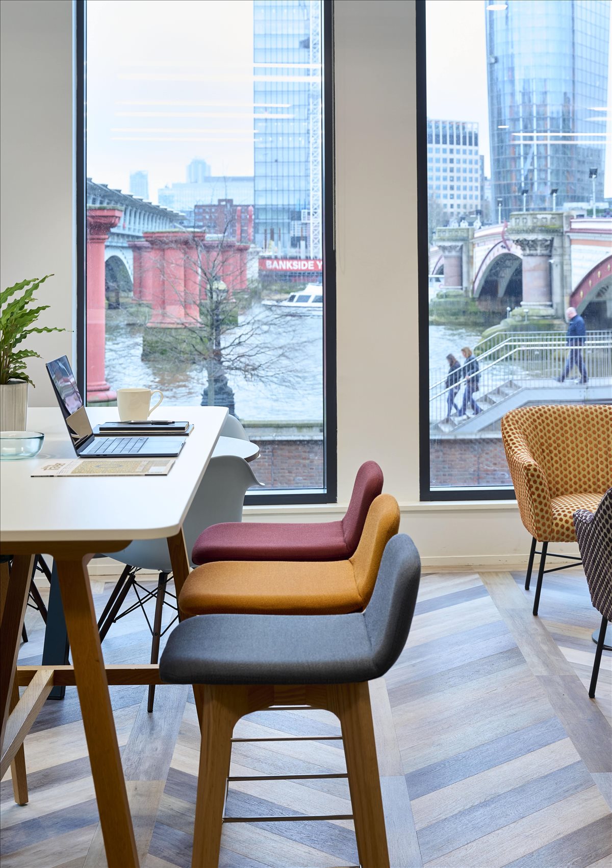Image of an office at Bridge House, 181 Queen Victoria Street EC4V 4EG