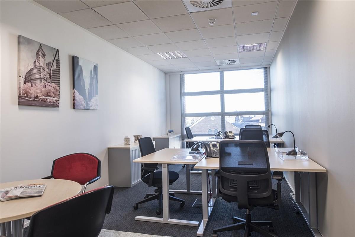 Image of the workspace at Cardinal Point, 1 Park Road, Rickmansworth WD3 1RE