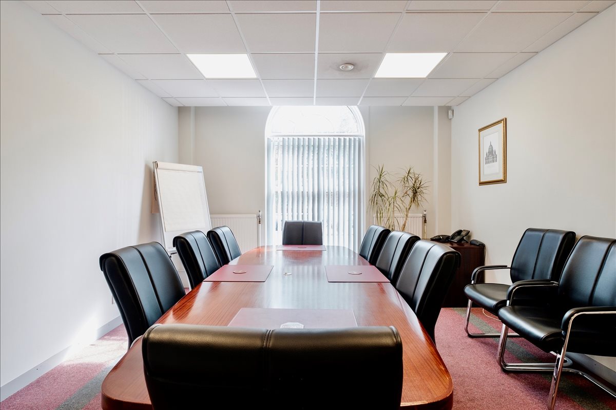 Image of an office at Churchill House, 137 Brent Street NW4 4DJ