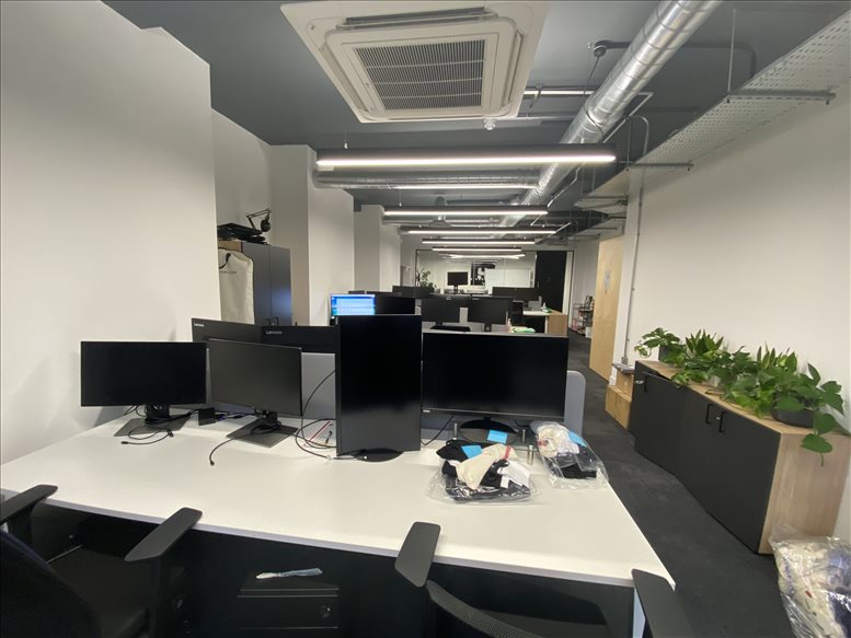 Image of the workspace at Clerks Court, 18-20 Farringdon Lane, Farringdon EC1R 3AU