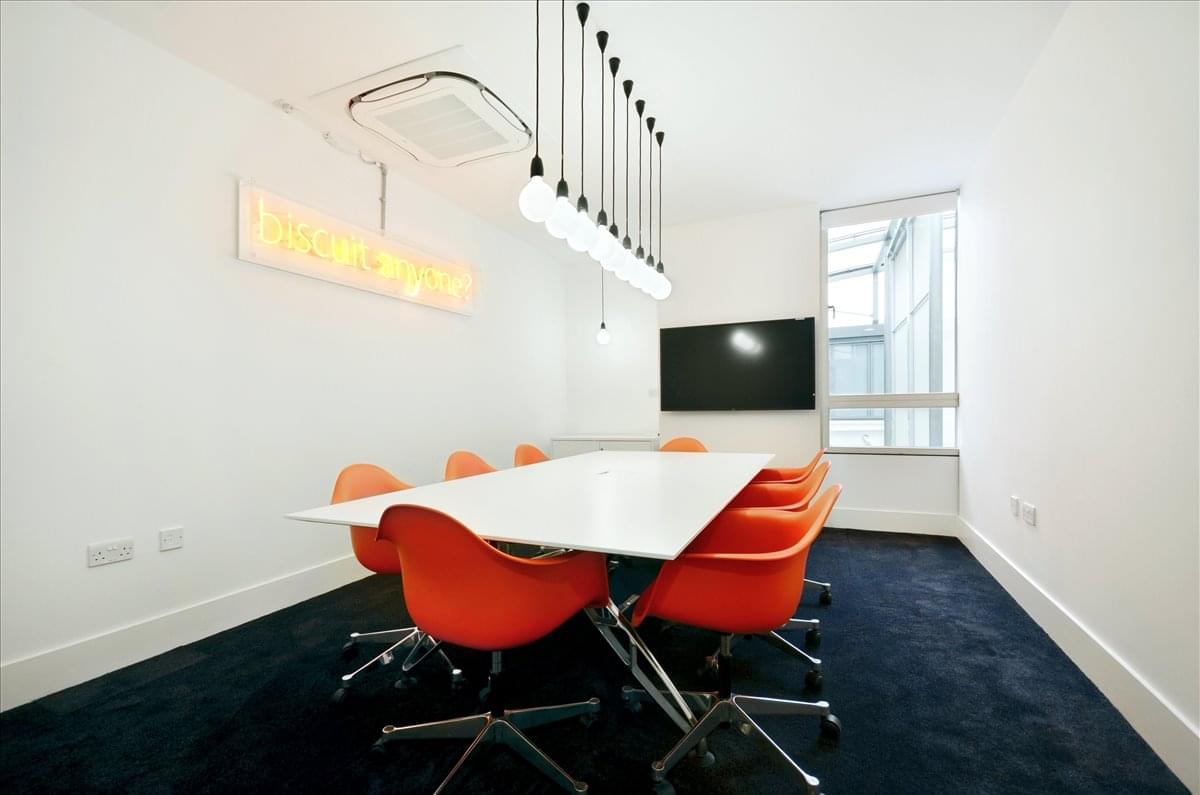 Image of an office at Exmouth House, 3-11 Pine Street, Central London EC1R 0JH