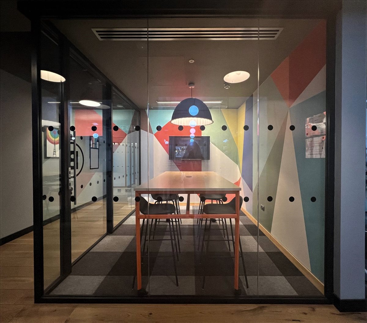 Photo of the workspace available at Fox Court, 14 Gray's Inn Road WC1X 8HN