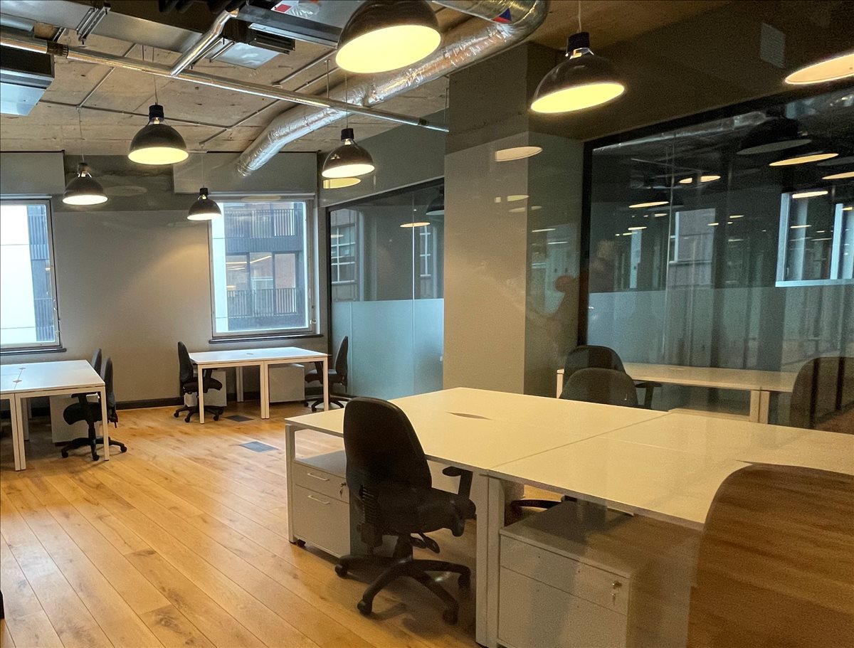 Photo of an office at Fox Court, 14 Gray's Inn Road WC1X 8HN