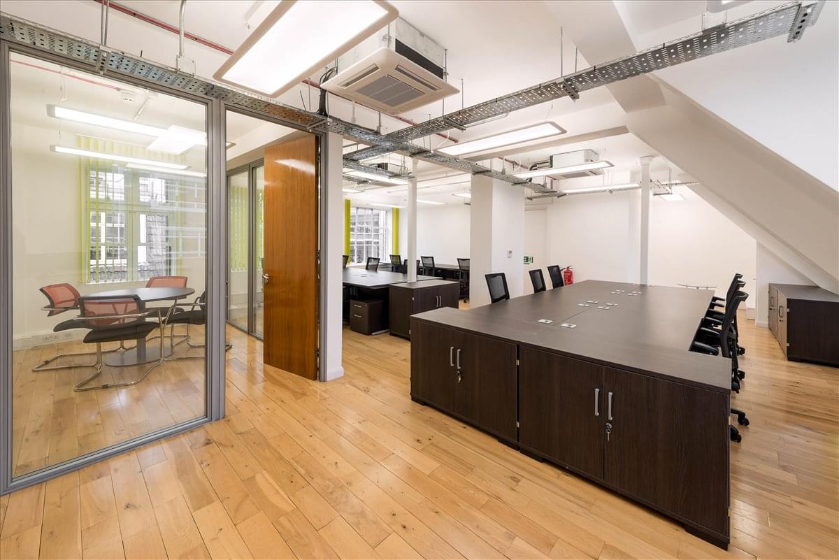 Image of the workspace at Gilmoora House, 57-61 Mortimer Street W1W 8HS
