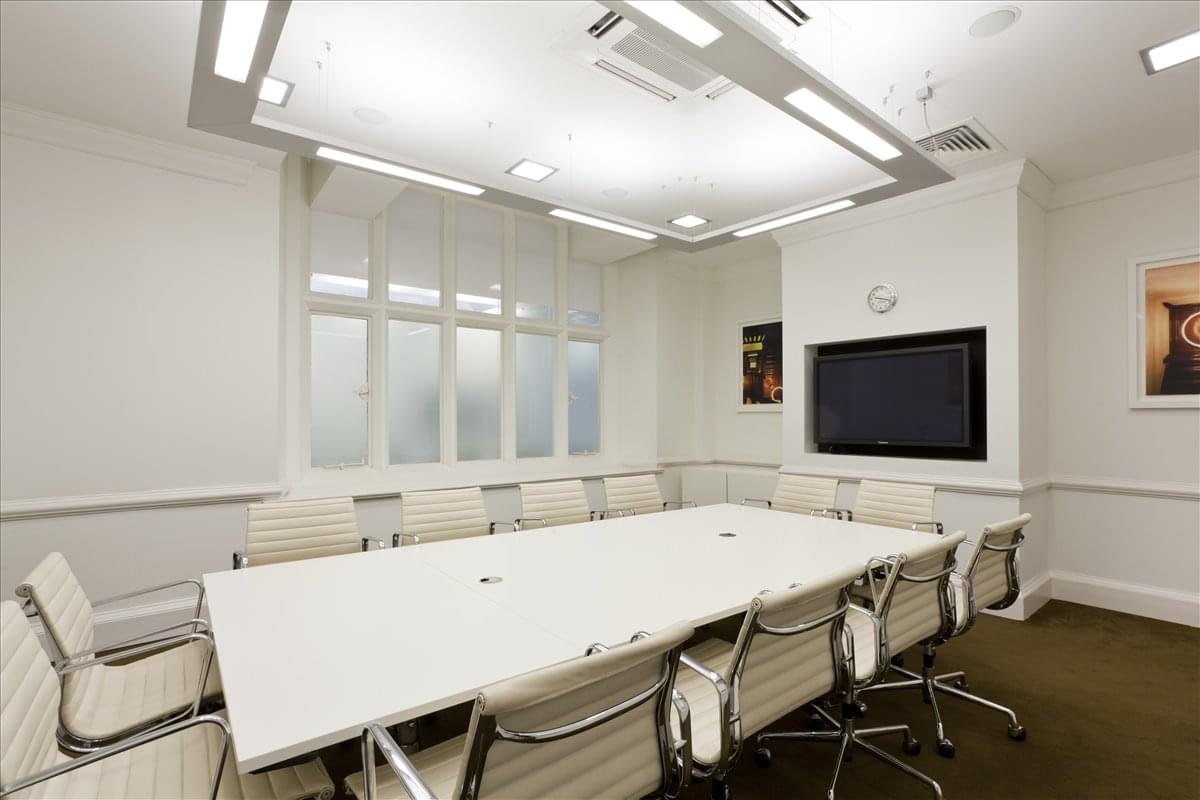 Facilities furnishings & layout of the office for rent at Green Park House, 15 Stratton Street W1J 8LQ