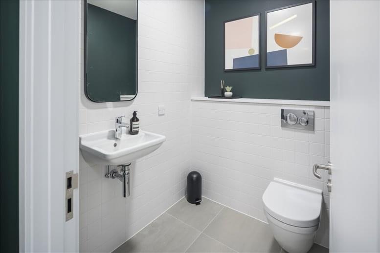 Photo of an office at Hertford House, 1-2 Cranwood Street EC1V 9QS