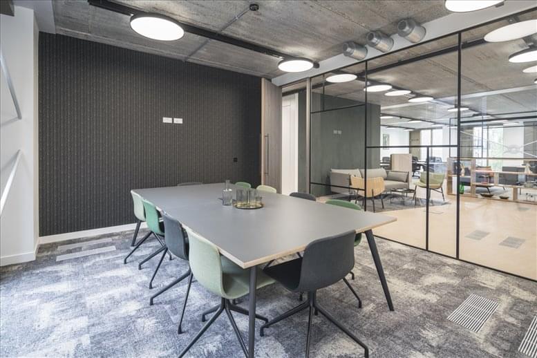 Photo of the workspace available at Hertford House, 1-2 Cranwood Street EC1V 9QS