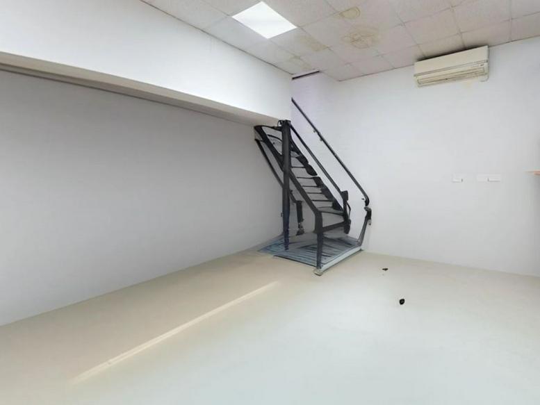 Facilities furnishings & layout of the office for rent at Howard Chase SS14 3BB