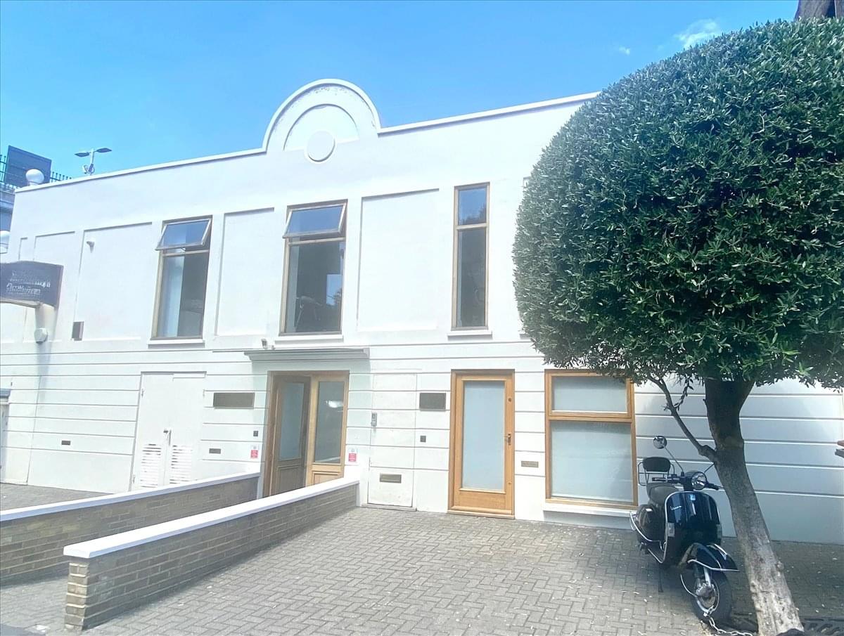 Photo of the workspace available at Hurlingham Studios, Ranelagh Gardens SW6 3PA