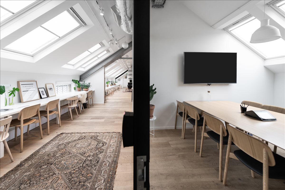 Image of the workspace at LABS Lockside, 54-56 Camden Lock Place NW1 8AF