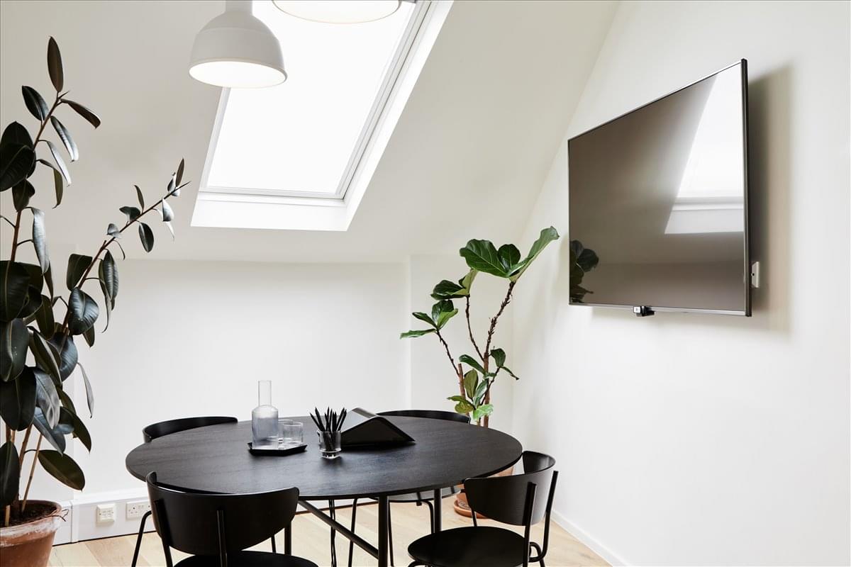Image of an office at LABS Lockside, 54-56 Camden Lock Place NW1 8AF