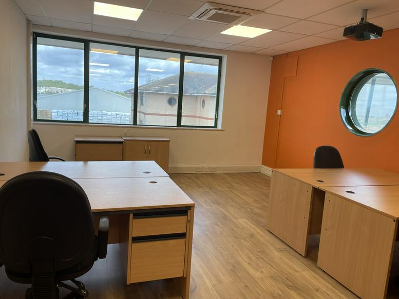 Photo of an office at Laser Quay, Culpeper Close ME2 4HU