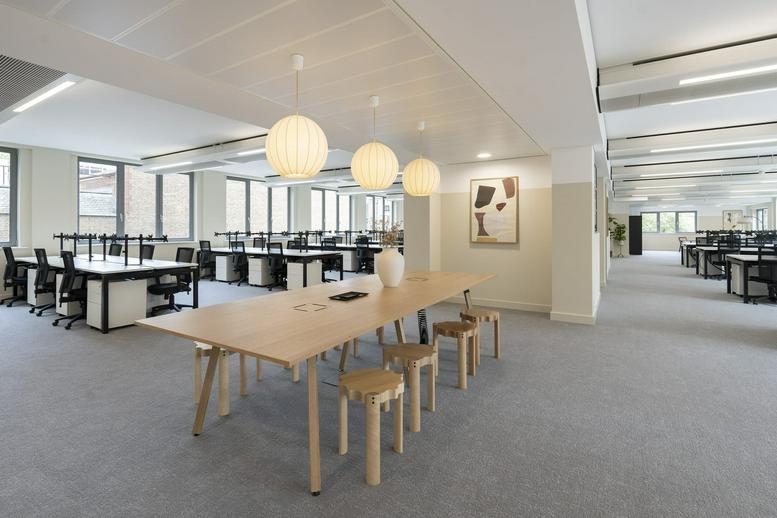 Image of the workspace at Lynton House, Tavistock Square WC1H 9LT