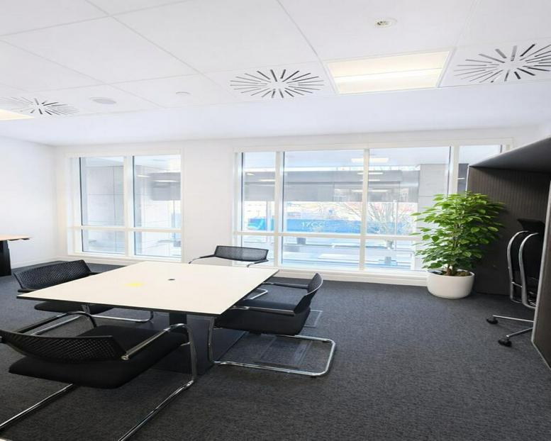 Photo of an office at Marsh Wall, Canary Wharf E14 4HD