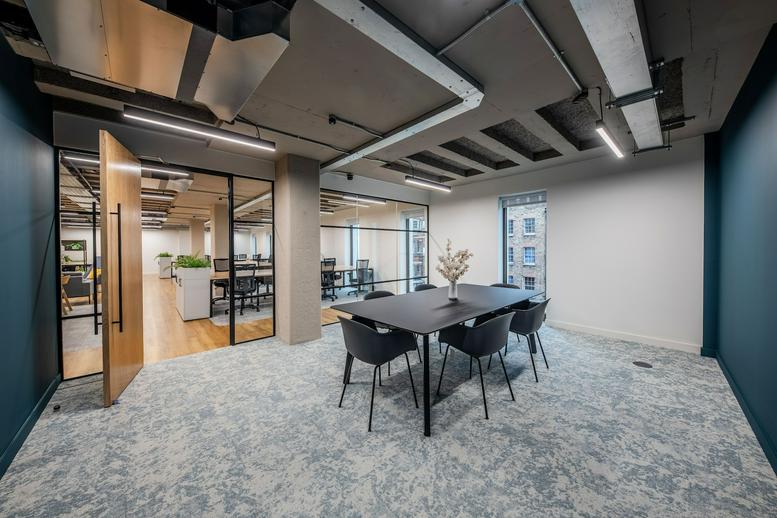 Photo of an office at Maya House, 134-138, Borough High Street SE1 1LB