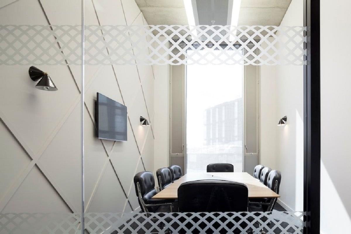 Facilities furnishings & layout of the office for rent at One Pancras Square N1C 4AG