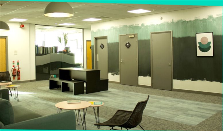 Facilities furnishings & layout of the office for rent at Paramount House, 1 Delta Way, Egham TW20 8RX