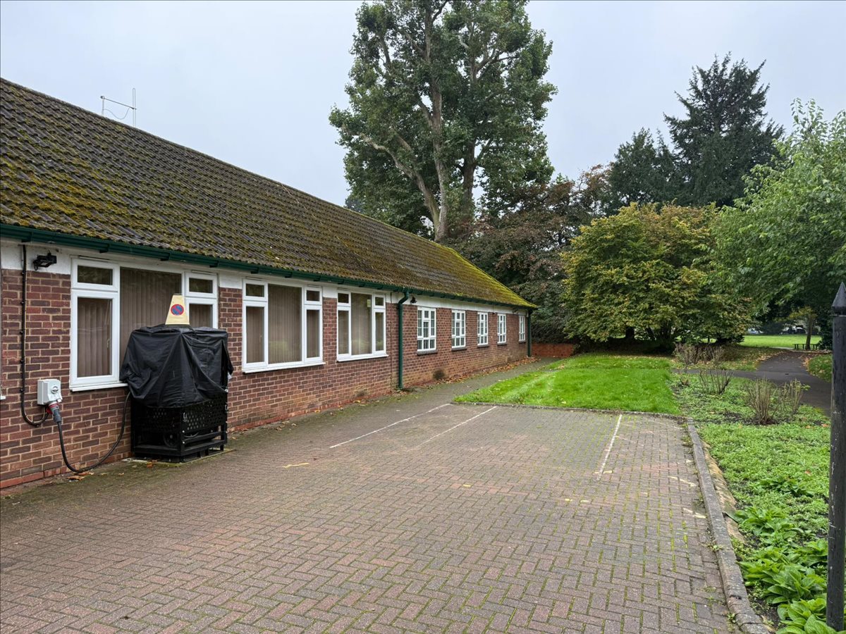 Photo of the workspace available at Park House, Randalls Rd KT22 0AH