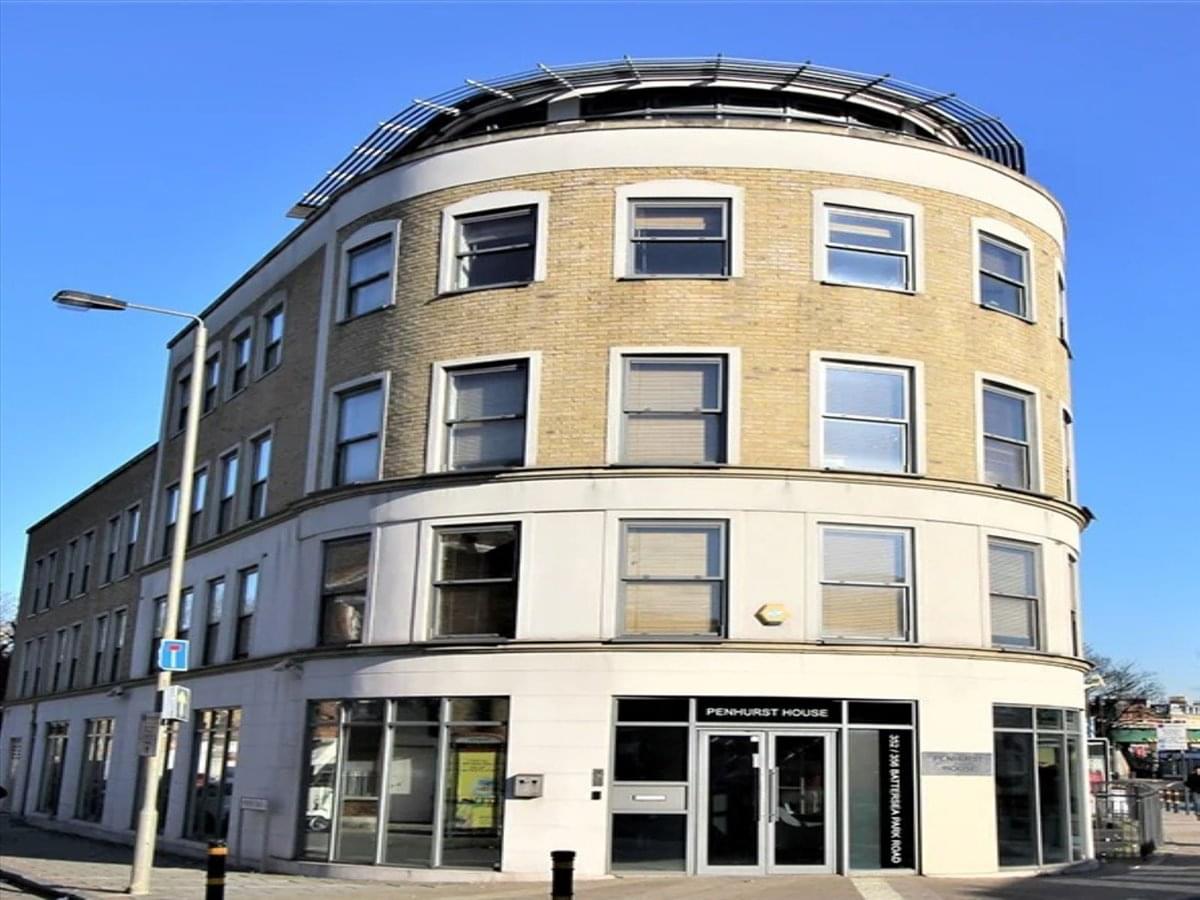 Facilities furnishings & layout of the office for rent at Penhurst House, 352-356 Battersea Park Road SW11 3BY
