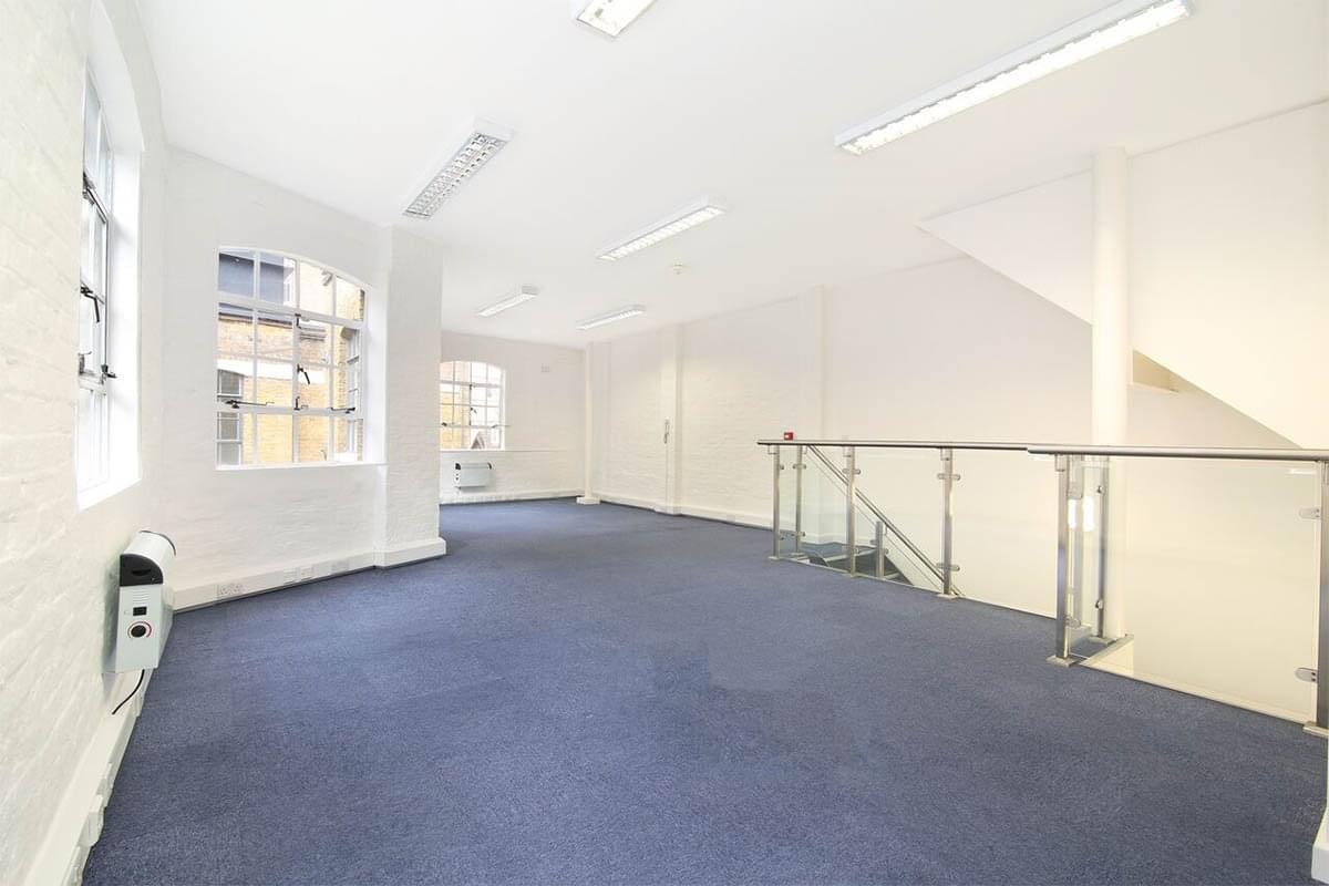 Photo of an office at Plantain Place, Crosby Row SE1 1YN