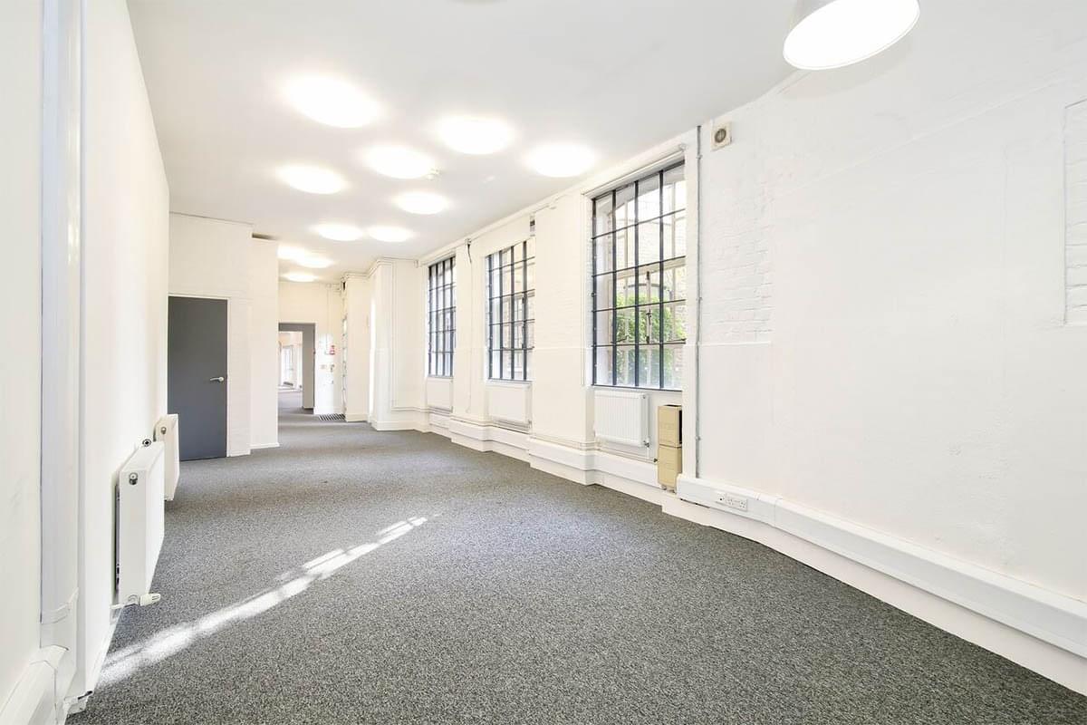 Photo of an office at Plantain Place, Crosby Row SE1 1YN