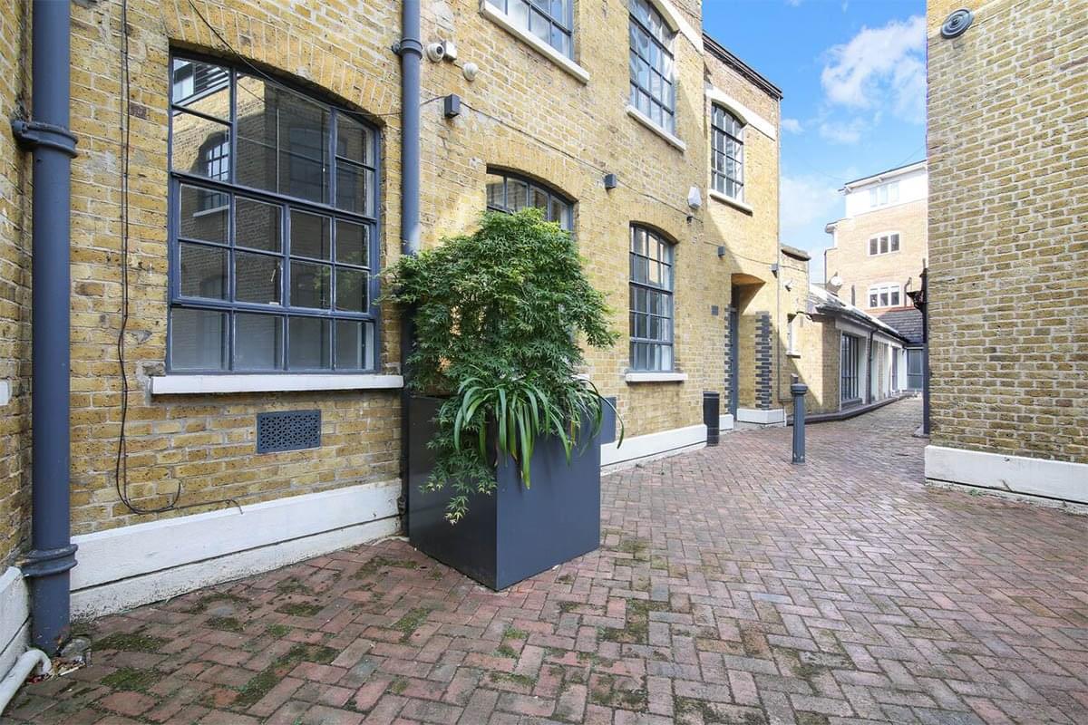 Image of the workspace at Plantain Place, Crosby Row SE1 1YN