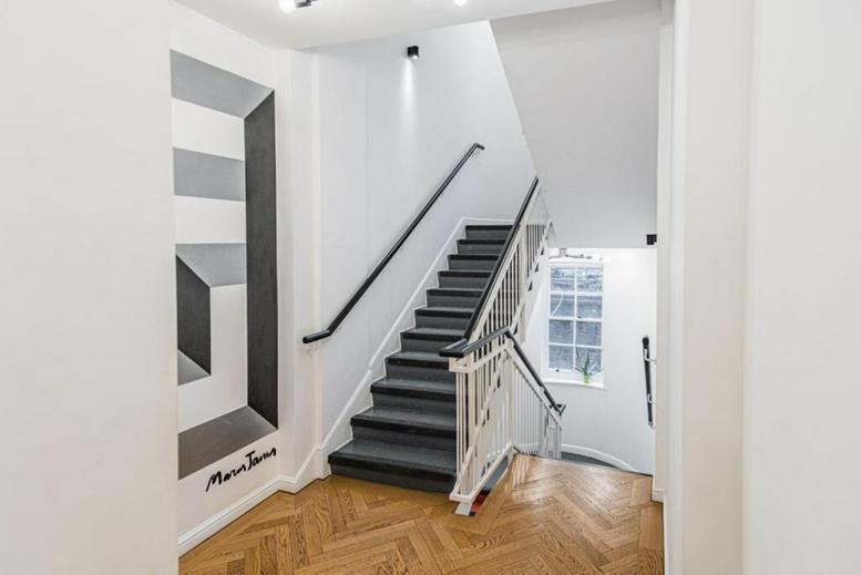 Photo of an office at Rivington Street EC2A 3DR