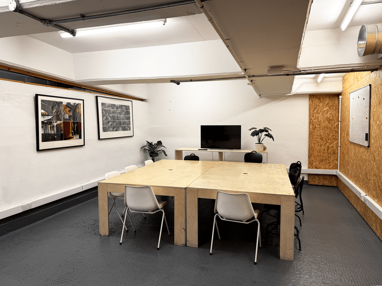 Photo of an office at Rye Lane SE15 4ST