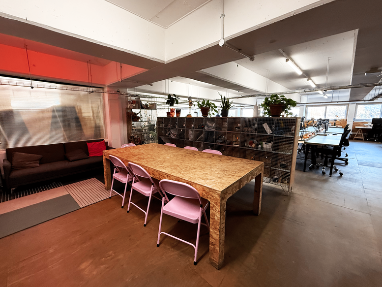 Photo of an office at Rye Lane SE15 4ST