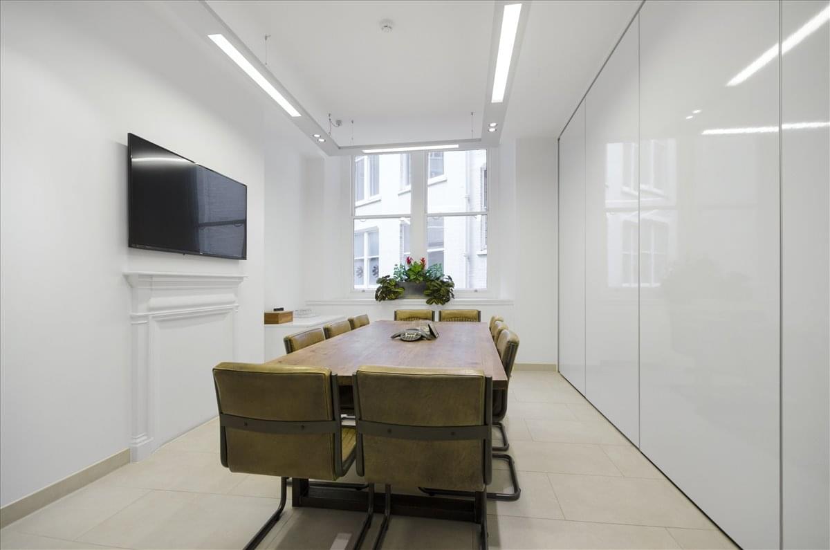 Photo of the workspace available at Salisbury House, 29 Finsbury Circus City EC2M 5SQ
