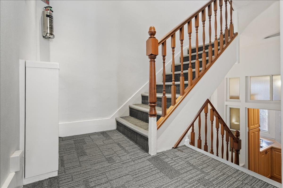 Photo of the workspace available at Silverstream House, 45 Fitzroy Street W1T 6EB