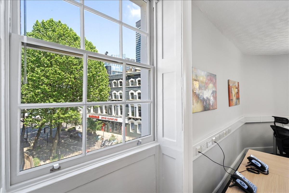 Image of an office at Silverstream House, 45 Fitzroy Street W1T 6EB
