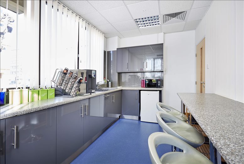 Photo of an office at Solar House, 912 High Road N12 8QJ