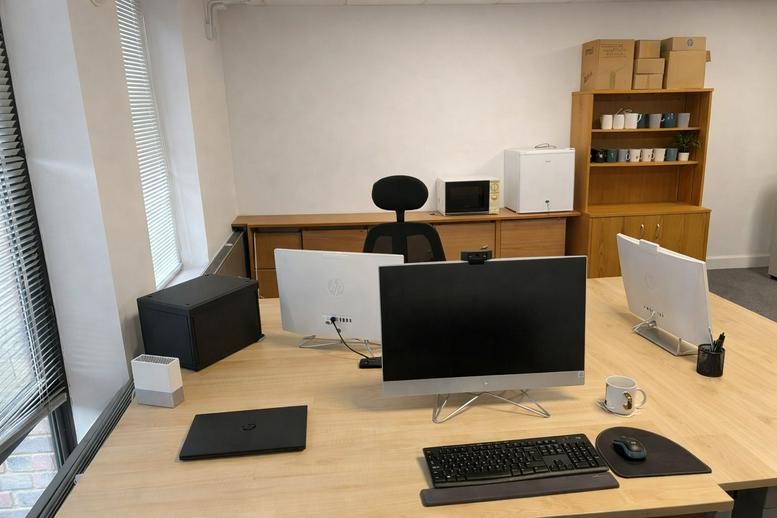 Image of the workspace at St James House, 27-43 Eastern Rd RM1 3NH