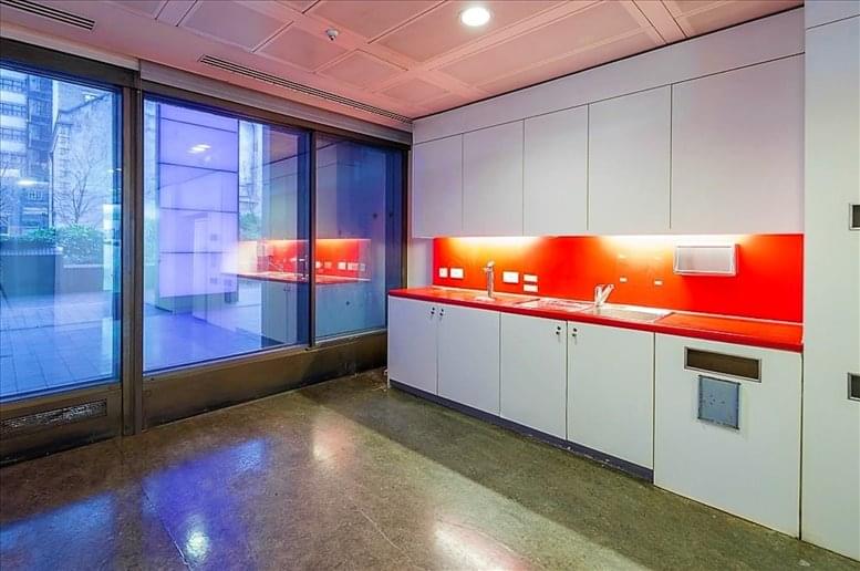 Image of the workspace at St Magnus House, 3 Lower Thames Street, City Of London EX3R 6HA