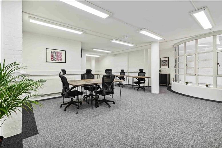 Image of the workspace at St Mark's Studios, 14 Chillingworth Road N7 8QJ